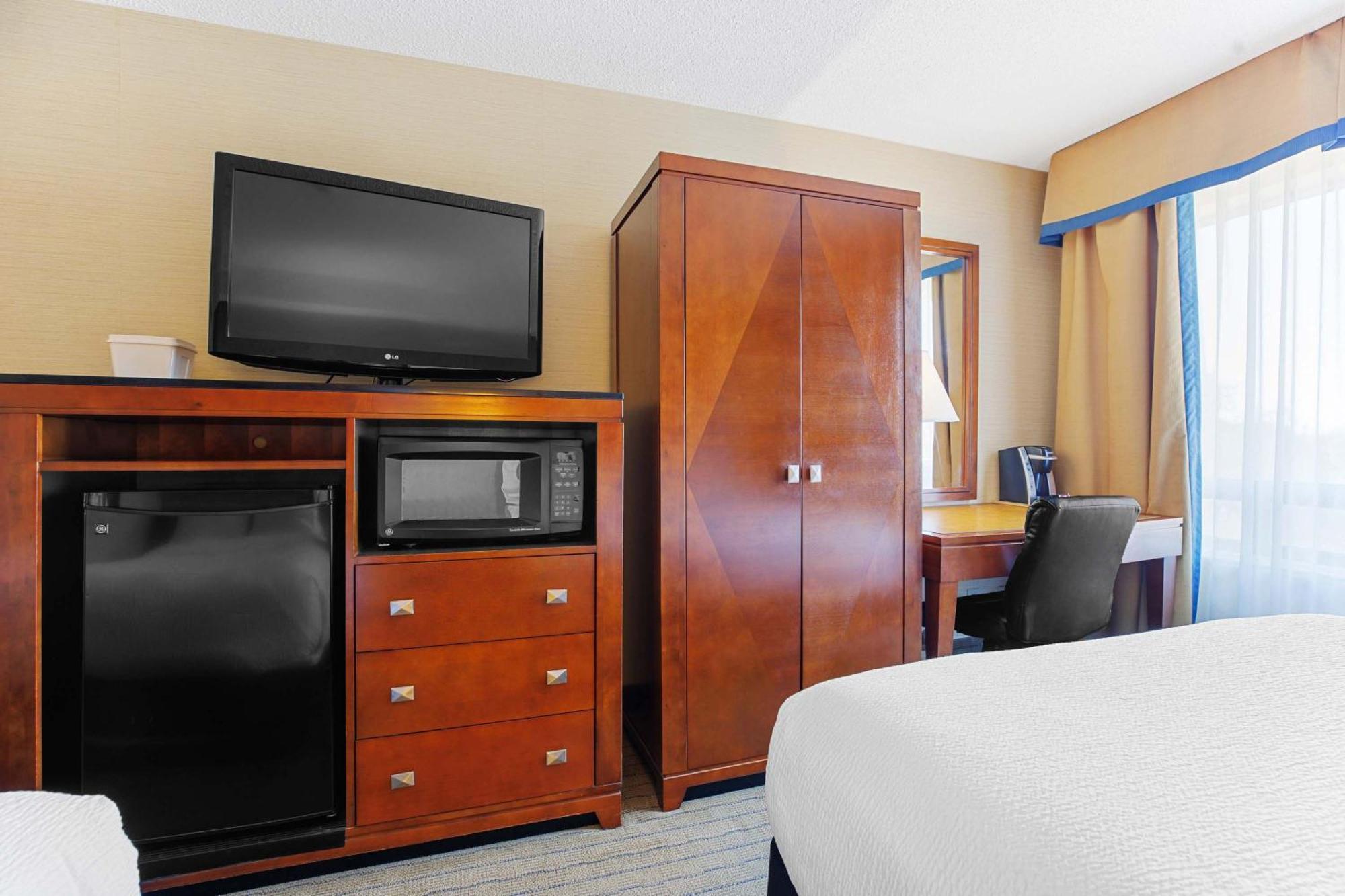 Sandman Hotel & Suites London Downtown ภายนอก รูปภาพ