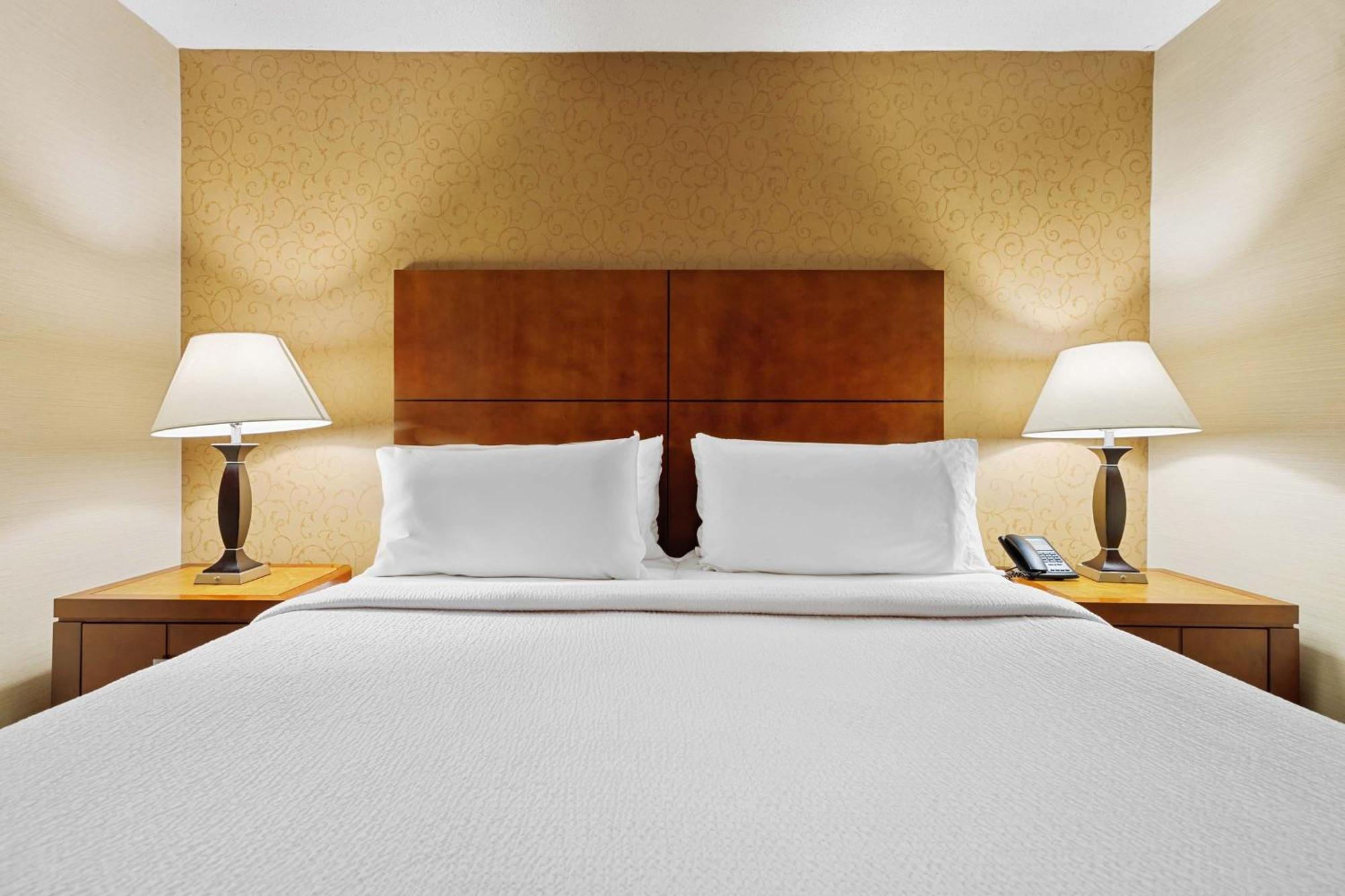 Sandman Hotel & Suites London Downtown ภายนอก รูปภาพ