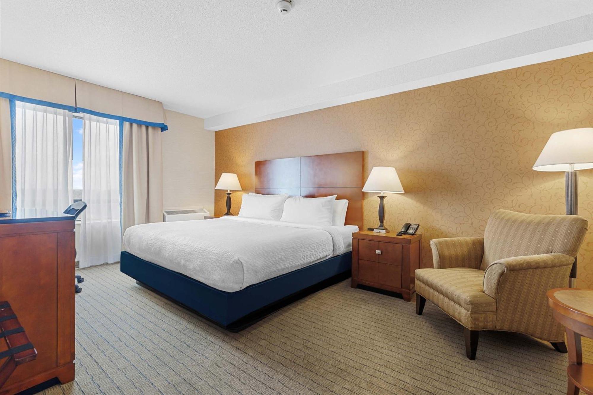 Sandman Hotel & Suites London Downtown ภายนอก รูปภาพ