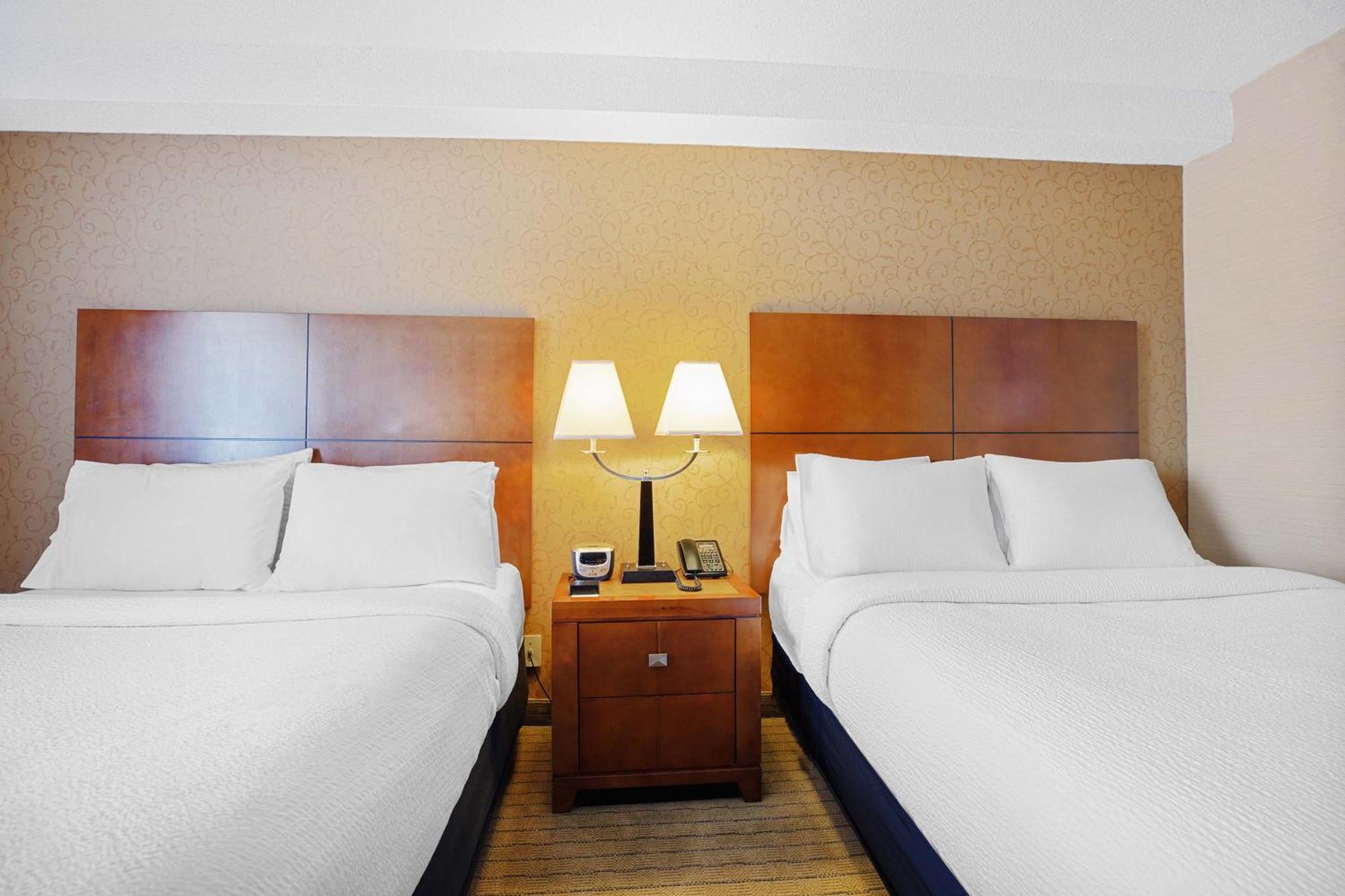 Sandman Hotel & Suites London Downtown ภายนอก รูปภาพ