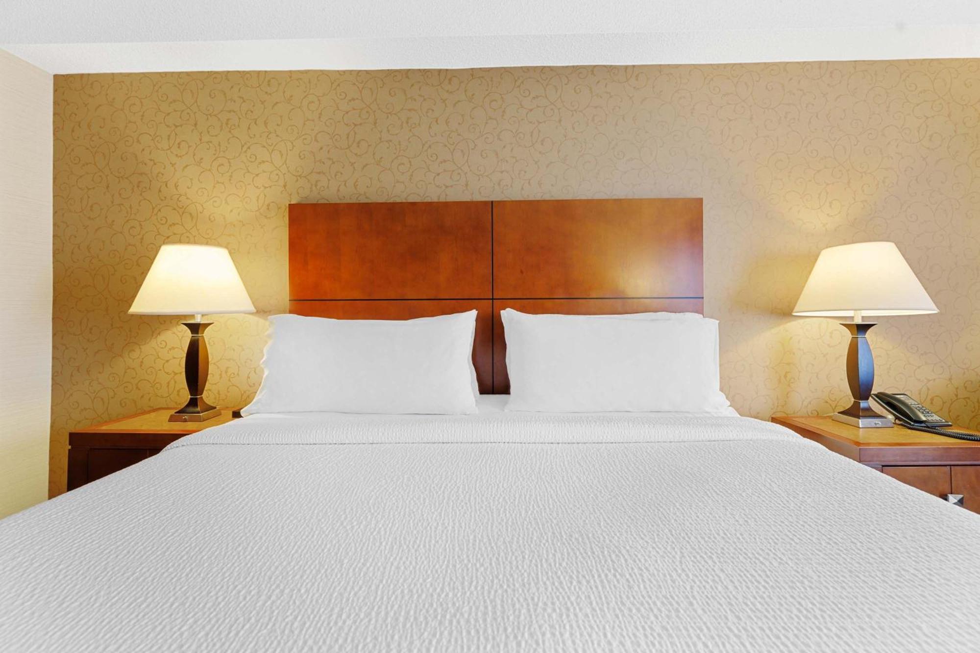 Sandman Hotel & Suites London Downtown ภายนอก รูปภาพ
