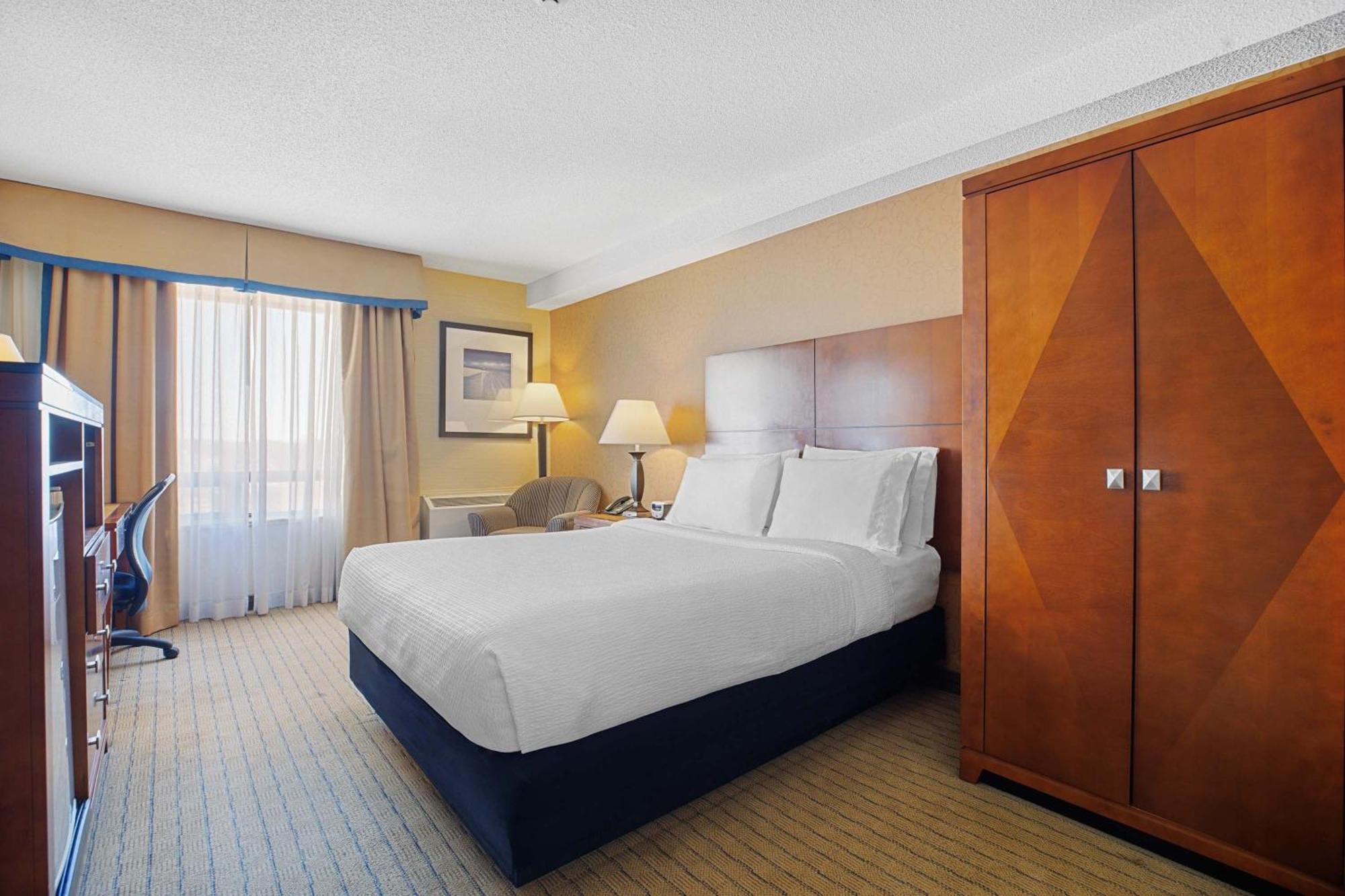 Sandman Hotel & Suites London Downtown ภายนอก รูปภาพ
