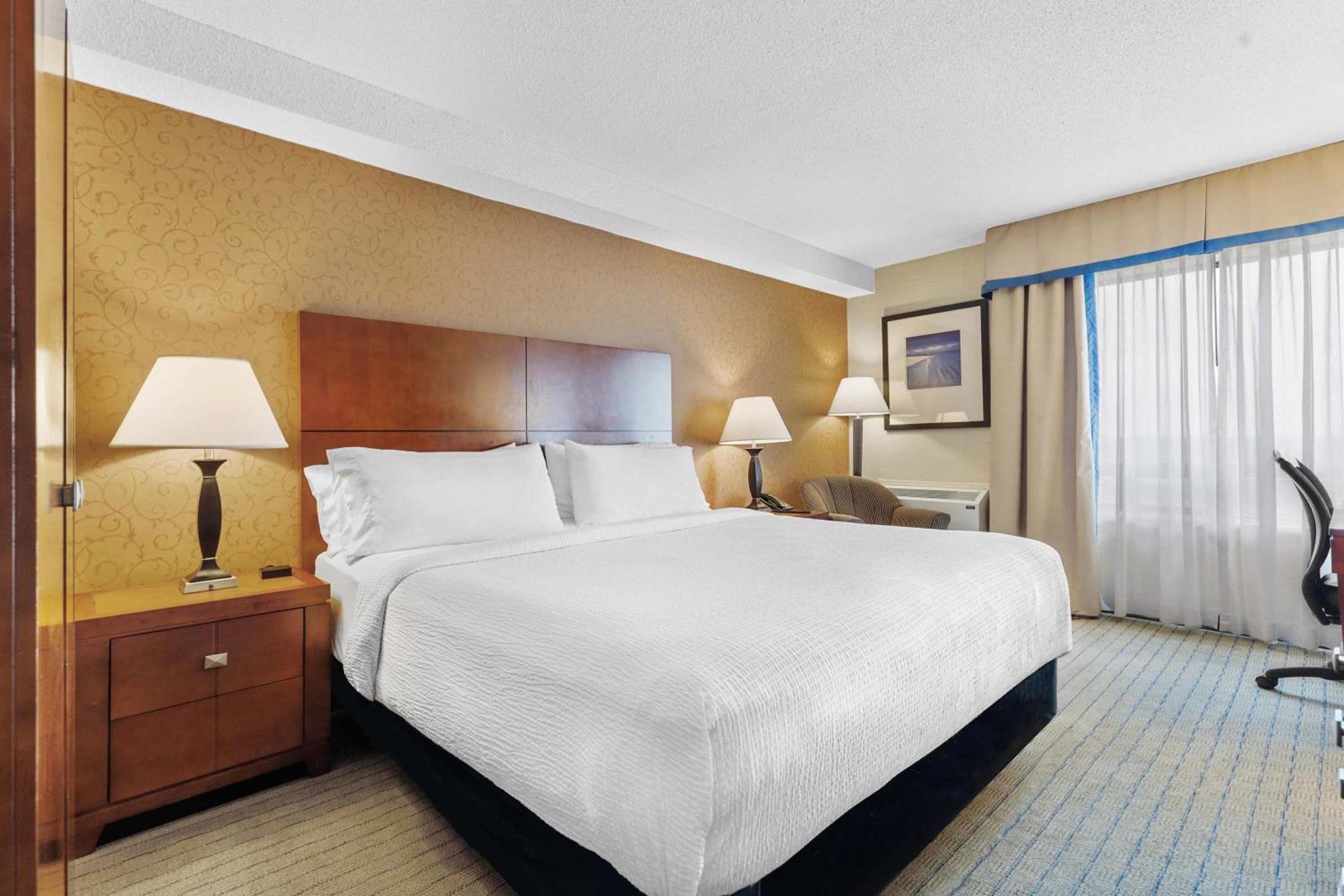 Sandman Hotel & Suites London Downtown ภายนอก รูปภาพ